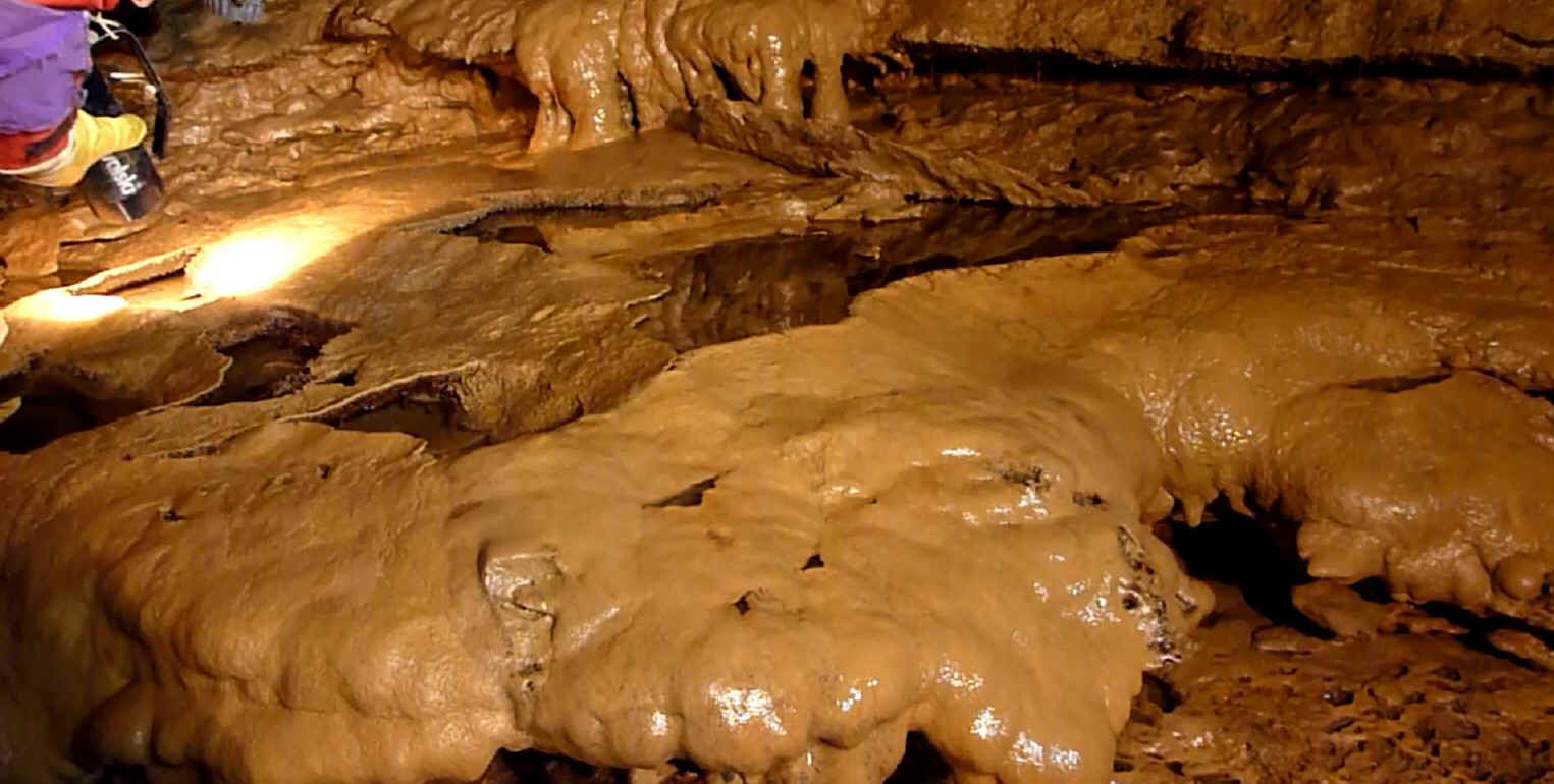 Schandtauberhöhle 2 Sinterbecken